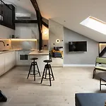 Skyline By Mb Apartment *