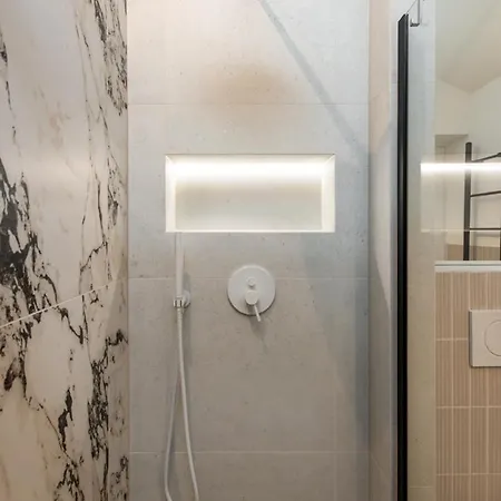 Διαμέρισμα Skyline By Mb Krasków