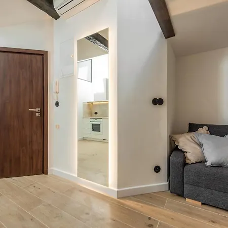 Apartman Skyline By Mb *